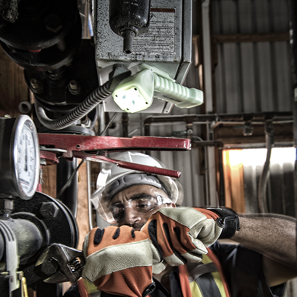 Pelican 3410M Right Angle Light - Image 9